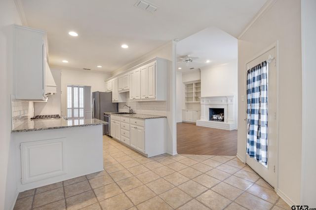 5106 Cloverdale, Tyler, TX 75703