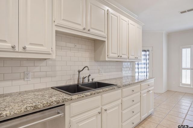 5106 Cloverdale, Tyler, TX 75703