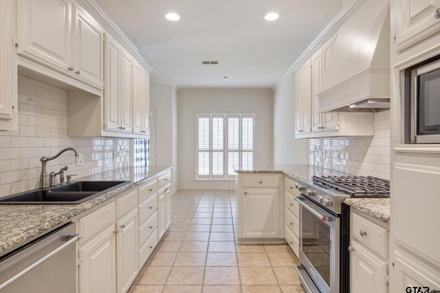 5106 Cloverdale, Tyler, TX 75703