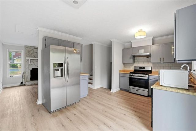 3262 Summer Wood Circle, Snellville, GA 30039