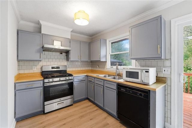 3262 Summer Wood Circle, Snellville, GA 30039