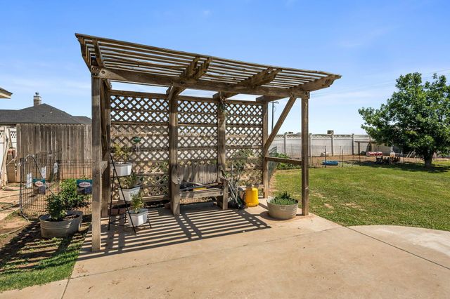 9151 BRIDLE TRAILS Drive, Amarillo, TX 79119