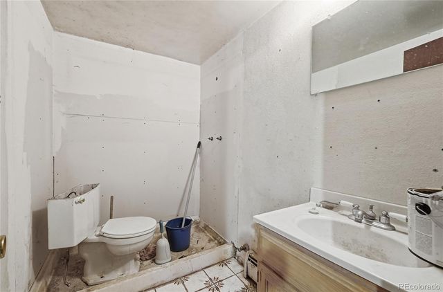 15990 E 13th Avenue, Aurora, CO 80011