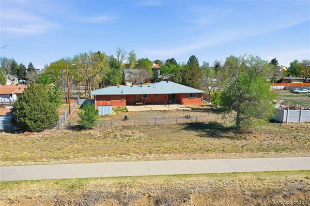 15990 E 13th Avenue, Aurora, CO 80011