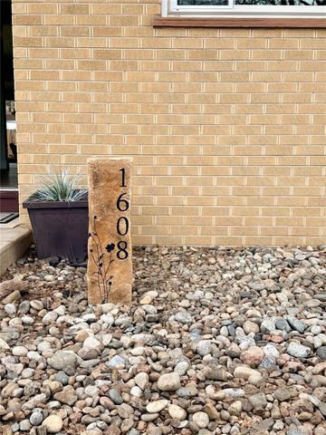 1608 Mount View Lane, Colorado Springs, CO 80907