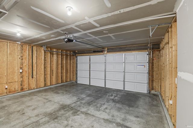 2137 Blue Spring Run, Fort Wayne, IN 46808