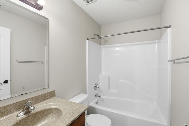 2137 Blue Spring Run, Fort Wayne, IN 46808