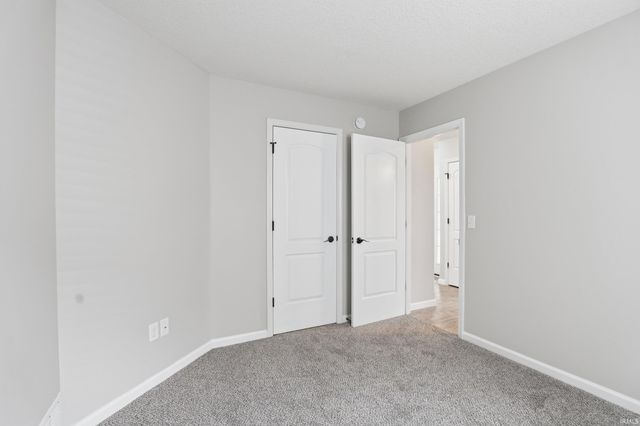 2137 Blue Spring Run, Fort Wayne, IN 46808