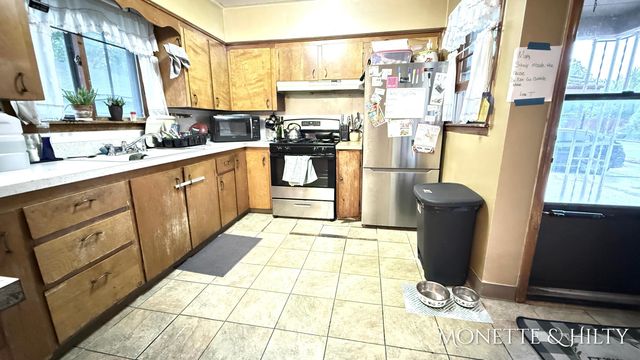 26 W Maplewood Avenue, Muskegon Heights, MI 49444
