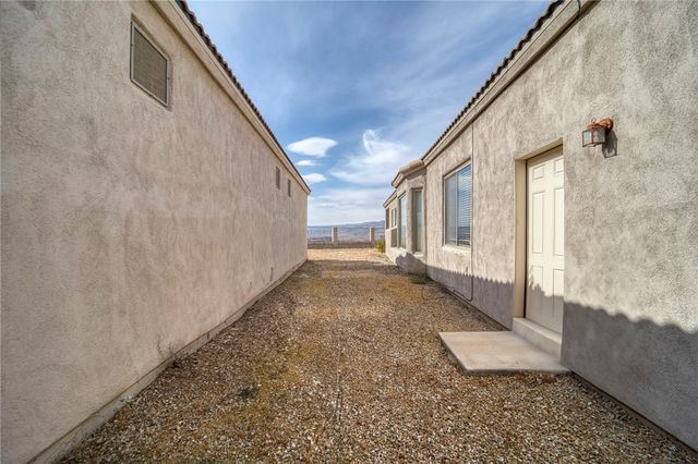 1045 Bella Luna Drive, Bullhead City, AZ 86429