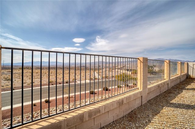 1045 Bella Luna Drive, Bullhead City, AZ 86429