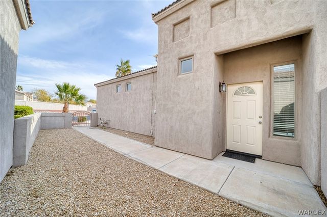 1045 Bella Luna Drive, Bullhead City, AZ 86429
