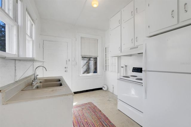 225 N SANS SOUCI AVENUE, Deland, FL 32720