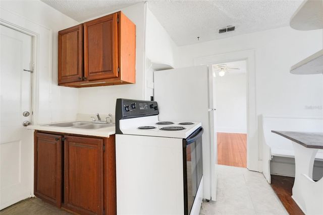 225 N SANS SOUCI AVENUE, Deland, FL 32720