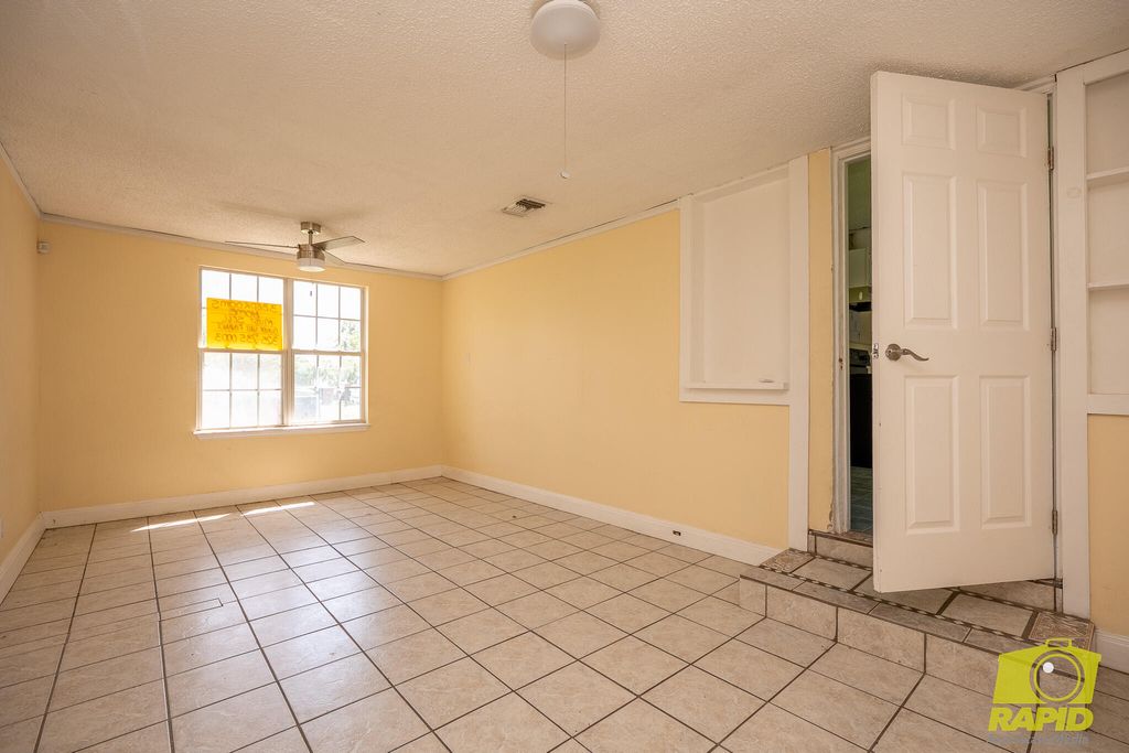Image 10 of property listing at 1405 Hassell Street, San Angelo, TX 76901
