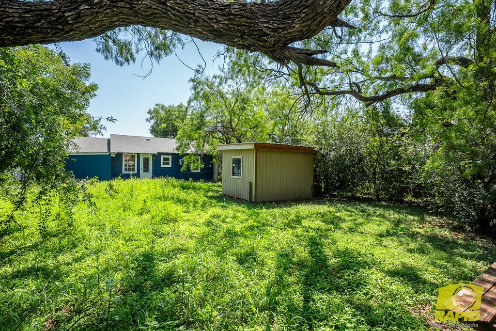 Image 22 of property listing at 1405 Hassell Street, San Angelo, TX 76901