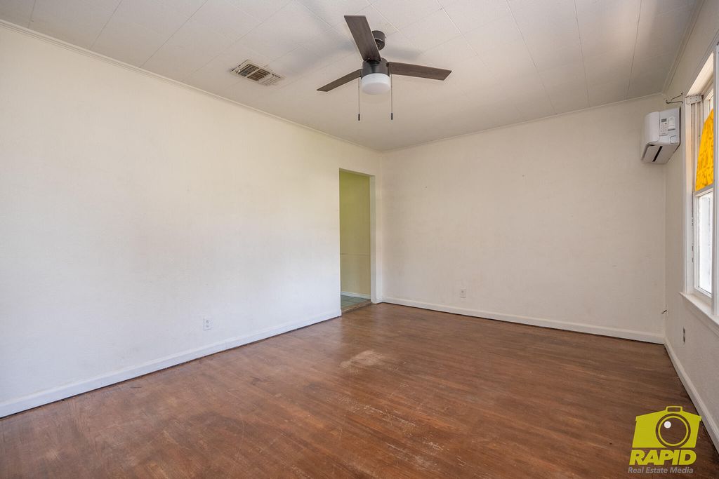 Image 5 of property listing at 1405 Hassell Street, San Angelo, TX 76901