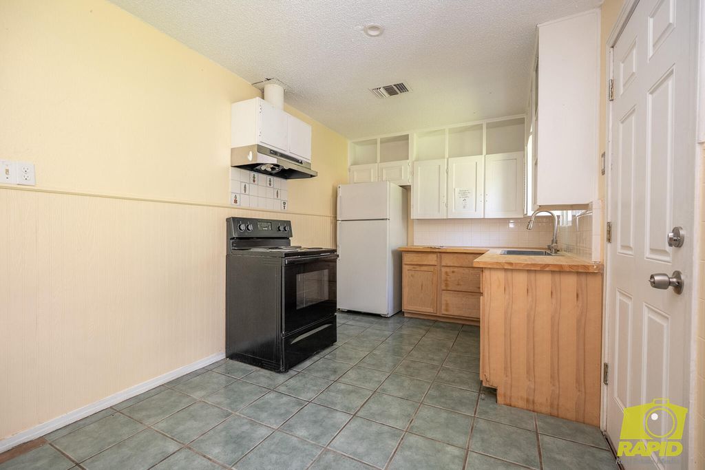 Image 8 of property listing at 1405 Hassell Street, San Angelo, TX 76901