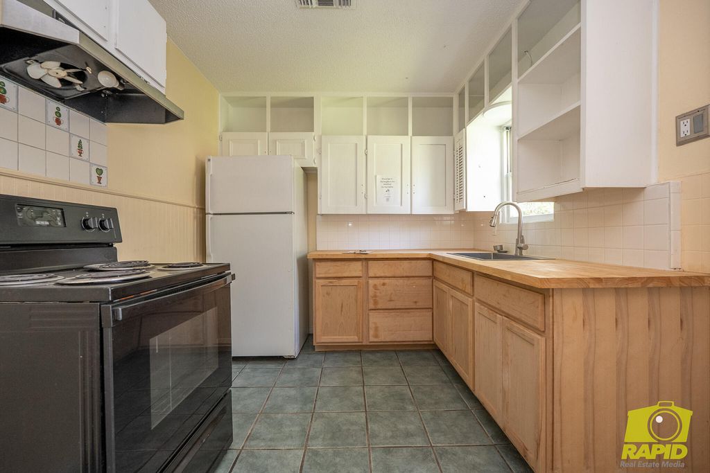 Image 9 of property listing at 1405 Hassell Street, San Angelo, TX 76901