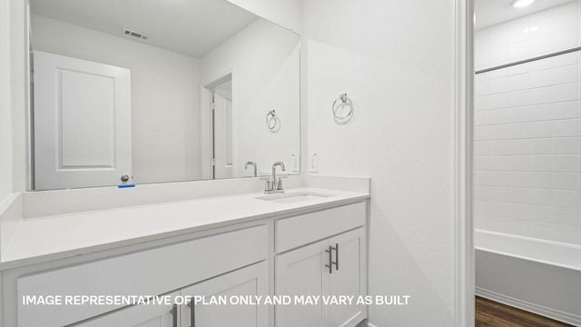 268 Gilmer LN, Buda, TX 78610