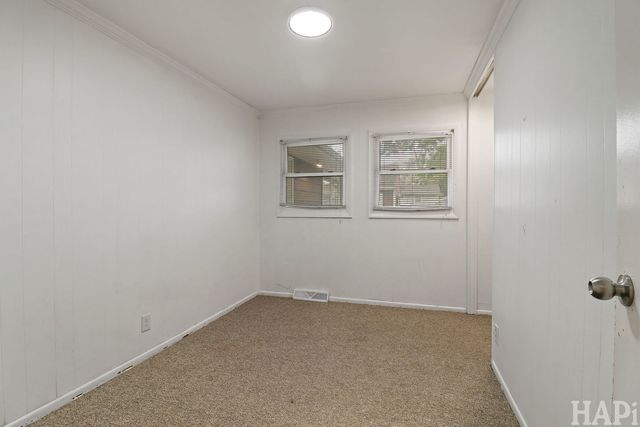 916 Chestnut Street, Waukegan, IL 60085