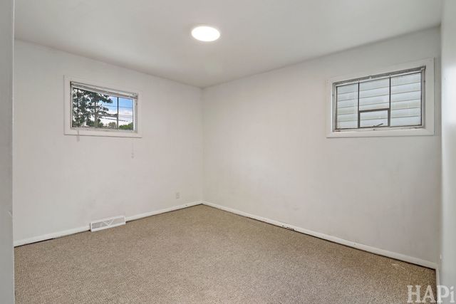 916 Chestnut Street, Waukegan, IL 60085