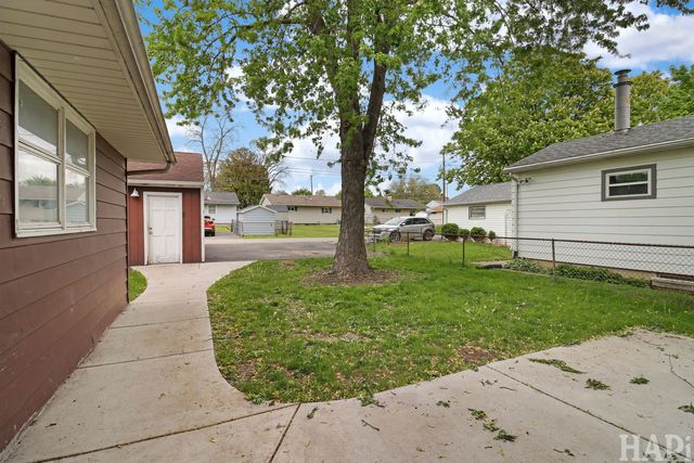 916 Chestnut Street, Waukegan, IL 60085