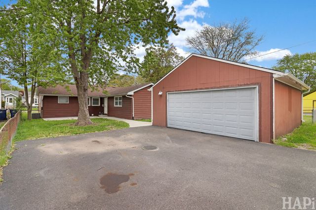916 Chestnut Street, Waukegan, IL 60085