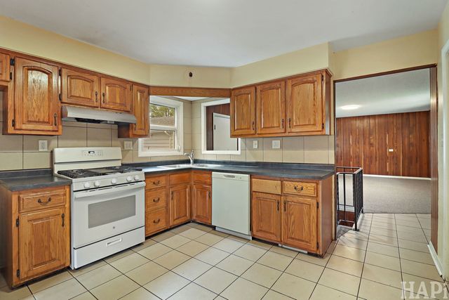 916 Chestnut Street, Waukegan, IL 60085