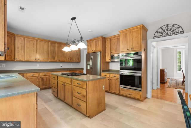 5248 FERRY BRANCH LN, Lothian, MD 20711
