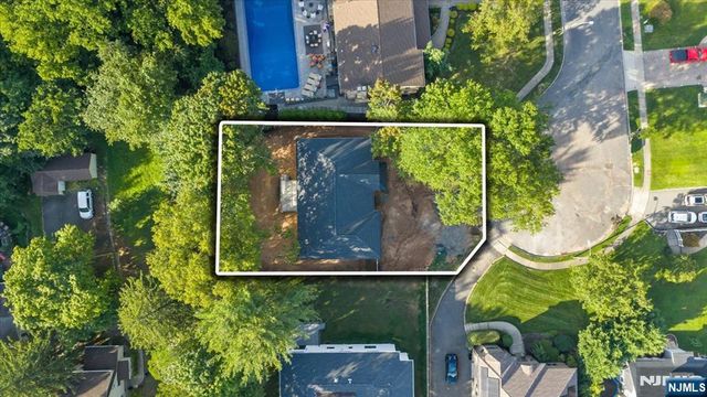 389 Mercer Avenue, River Edge, NJ 07661