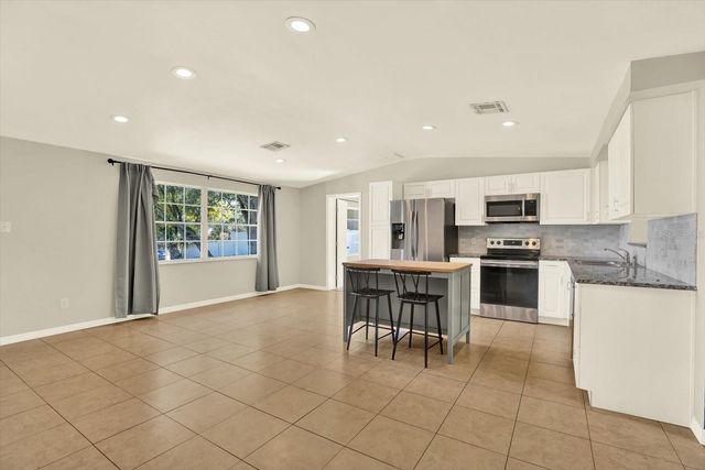 11404 N 52ND STREET, Tampa, FL 33617