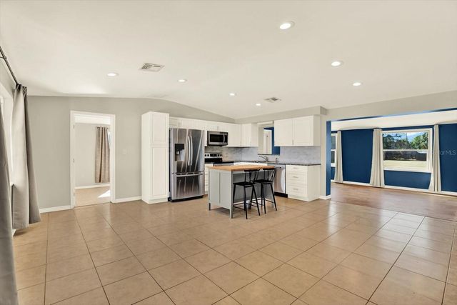 11404 N 52ND STREET, Tampa, FL 33617