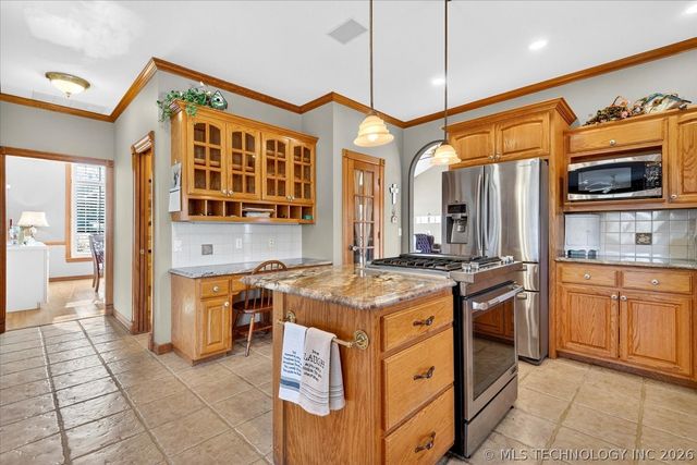 2501 Kingston Drive, Bartlesville, OK 74006