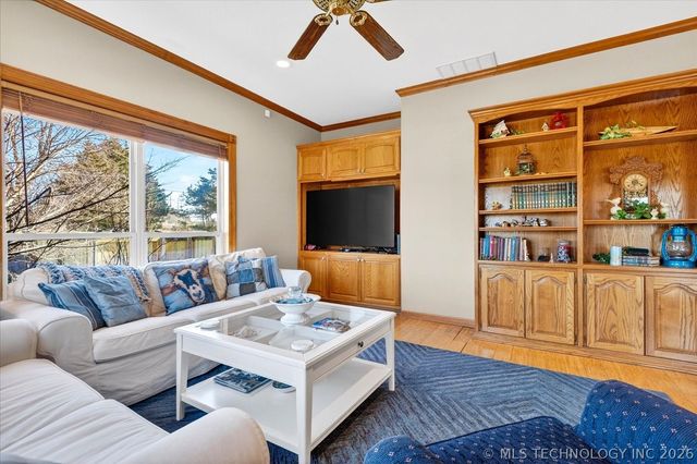 2501 Kingston Drive, Bartlesville, OK 74006