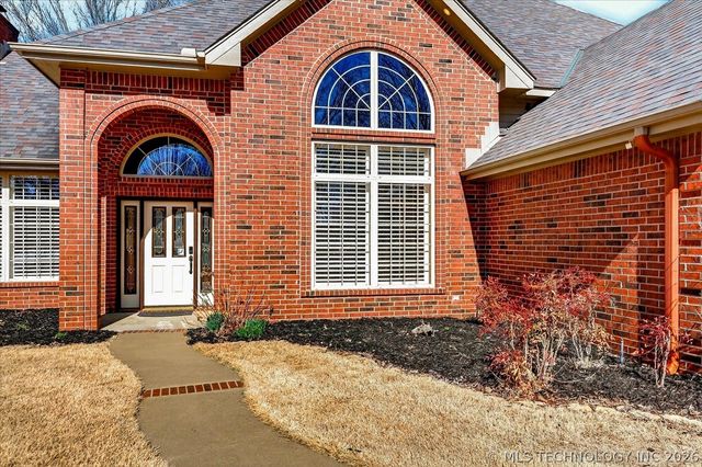 2501 Kingston Drive, Bartlesville, OK 74006