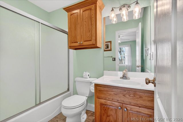 2501 Kingston Drive, Bartlesville, OK 74006