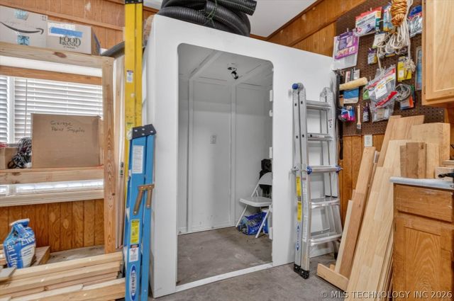 2501 Kingston Drive, Bartlesville, OK 74006