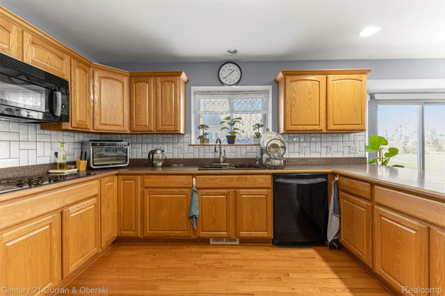 13120 Sawgrass Court, Taylor, MI 48180