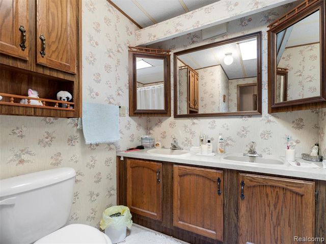 192 Jay Street, Dearborn Heights, MI 48127