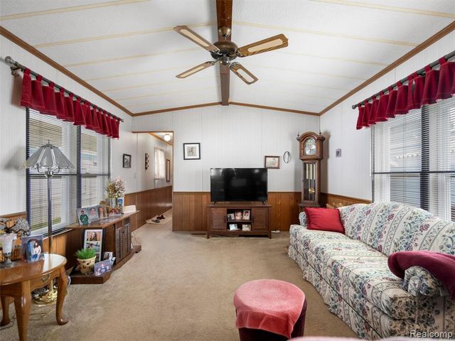 192 Jay Street, Dearborn Heights, MI 48127