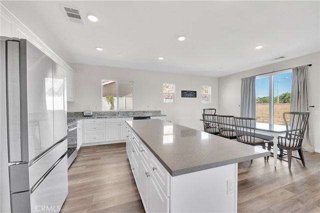 721 Pooish, San Jacinto, CA 92582