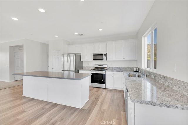 721 Pooish, San Jacinto, CA 92582