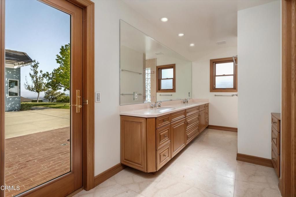 Image 17 of property listing at 6150 Baja Vista Drive, Somis, CA 93066
