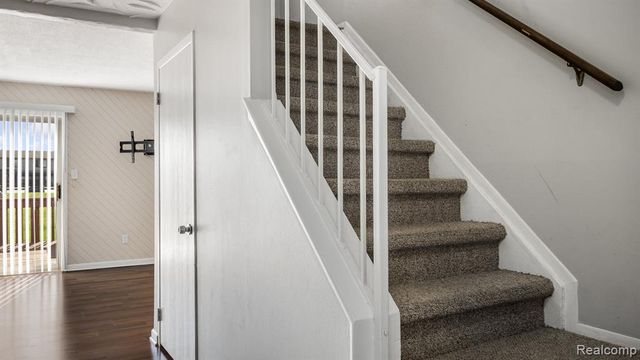 16996 Kingsbrooke Drive, Clinton Township, MI 48038