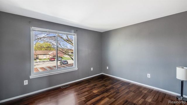 16996 Kingsbrooke Drive, Clinton Township, MI 48038