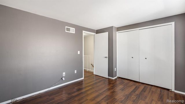 16996 Kingsbrooke Drive, Clinton Township, MI 48038