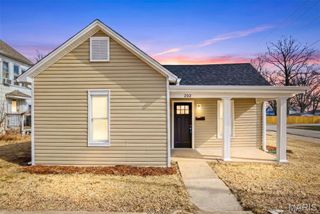 202 N 3rd Street, Elsberry, MO 63343