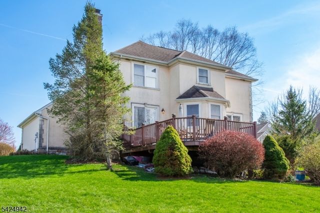 13 Witherwood Dr, Hardyston Twp., NJ 07419