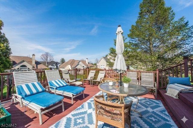 13 Witherwood Dr, Hardyston Twp., NJ 07419
